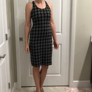 Xhilaration sz M grey and black houndstooth dress